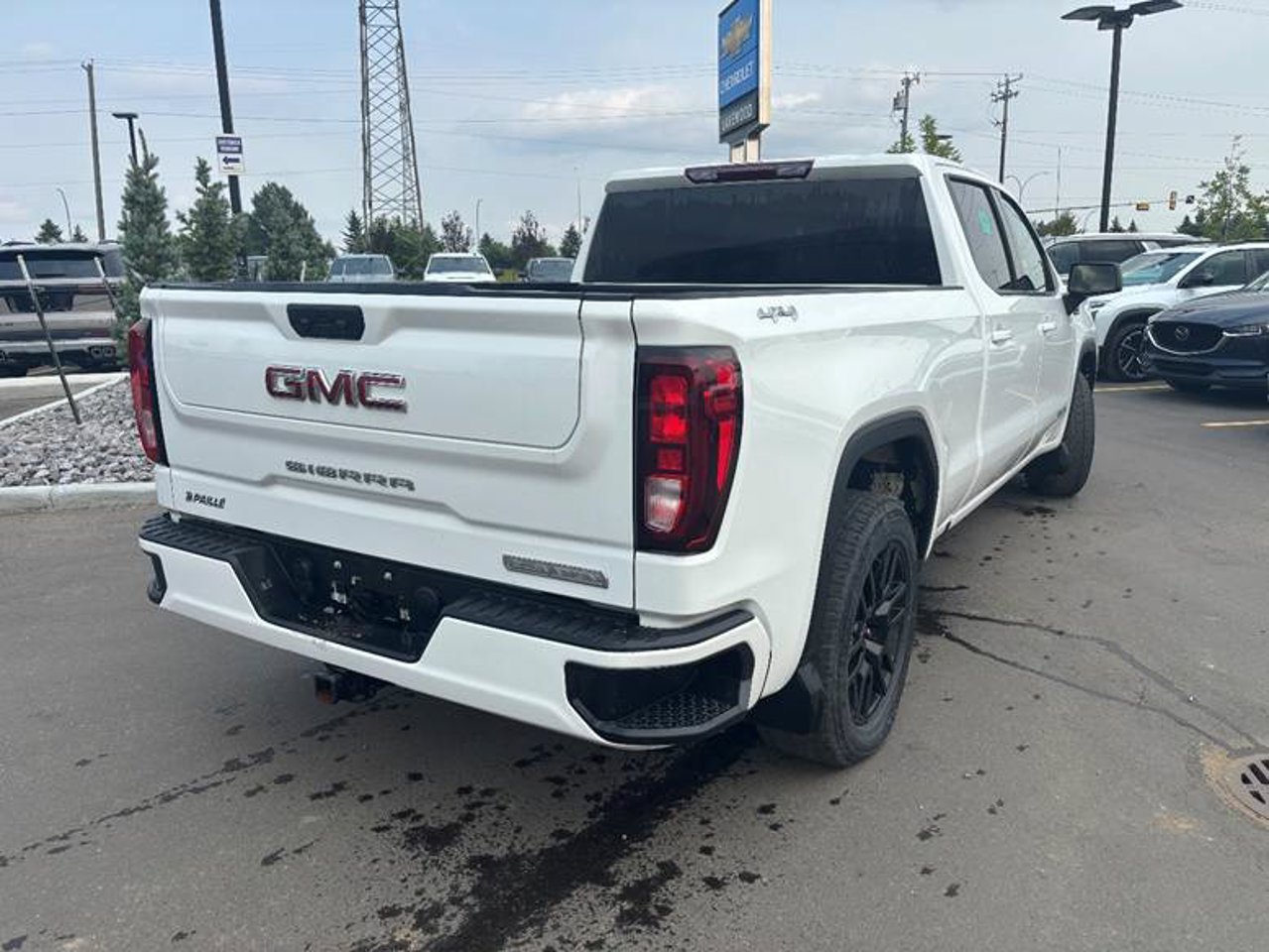 2024 GMC Sierra 1500 4WD Crew Cab 157 Elevation White Sherwood Park - photo #2