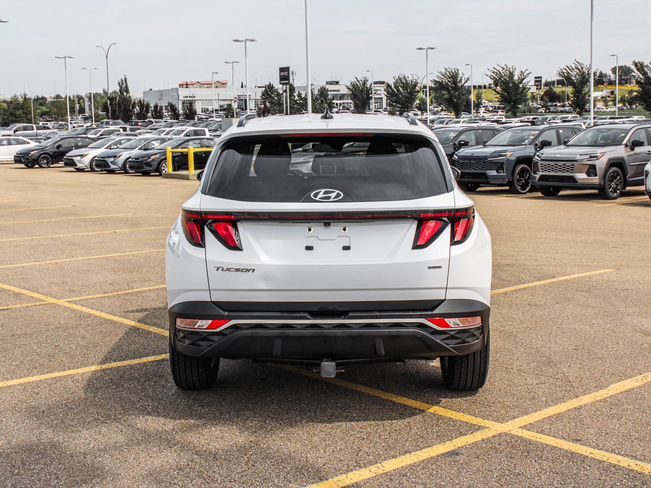 2023 Hyundai Tucson Preferred AWD White Sherwood Park - photo #6