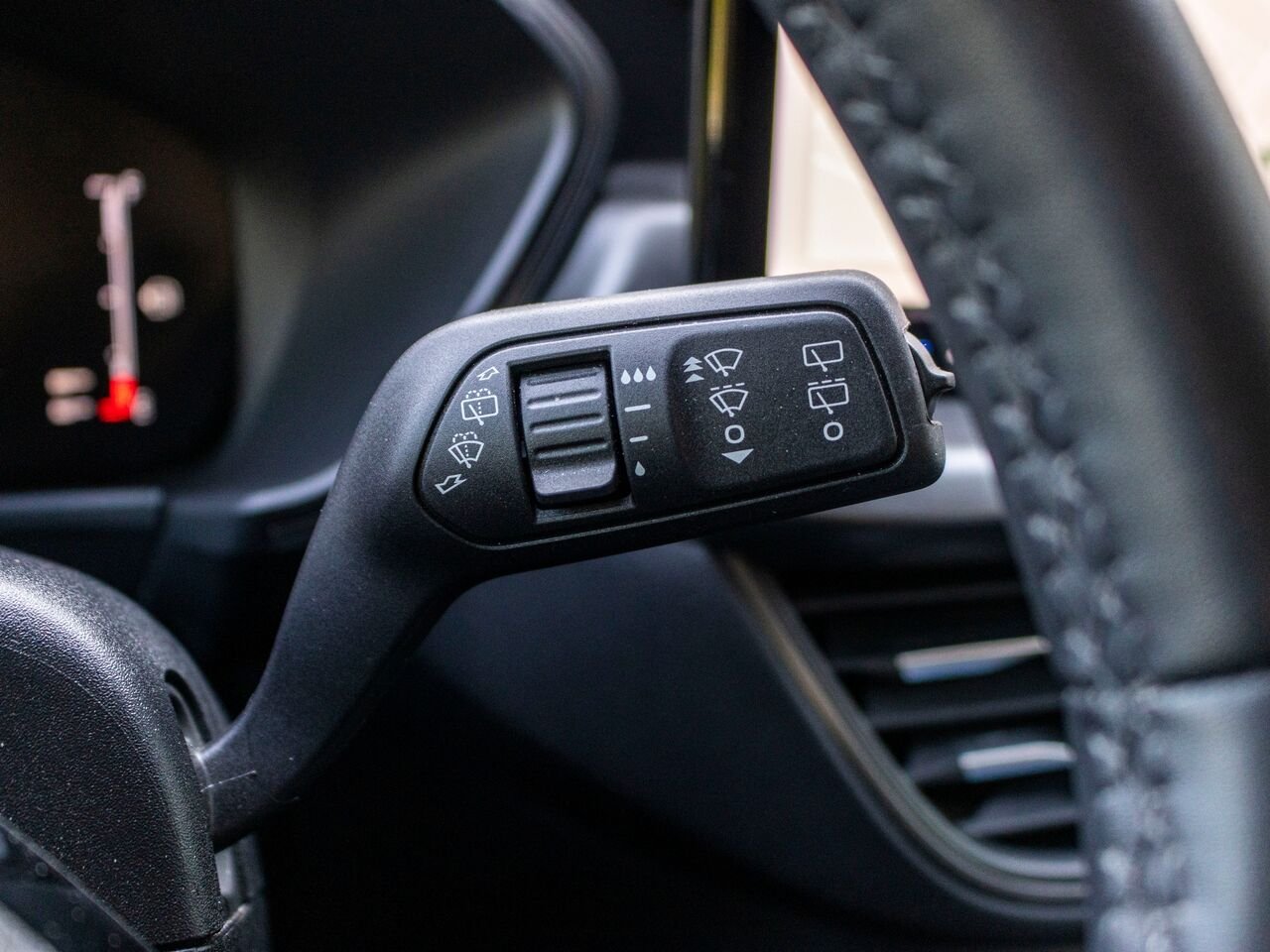 2023 Ford Escape VHR TA White Châteauguay - photo #20