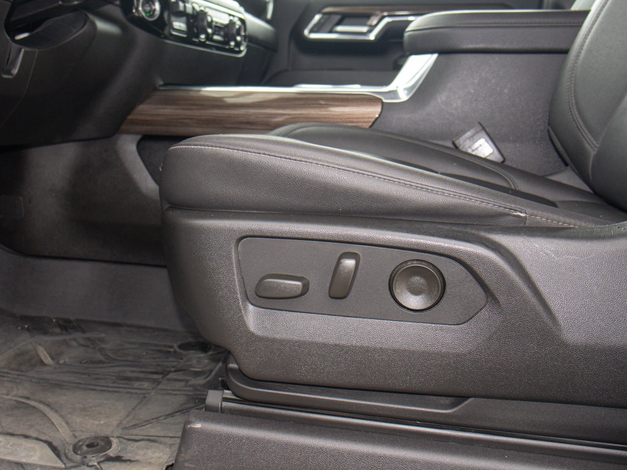 2024 Chevrolet Silverado 2500HD 4WD Crew Cab 159 LT White Sherwood Park - photo #18