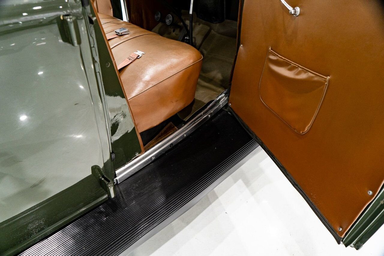 1936 Ford Model 48 Phaeton PRIX EN USD | Beautifully presented in original condition Green Montreal - photo #72