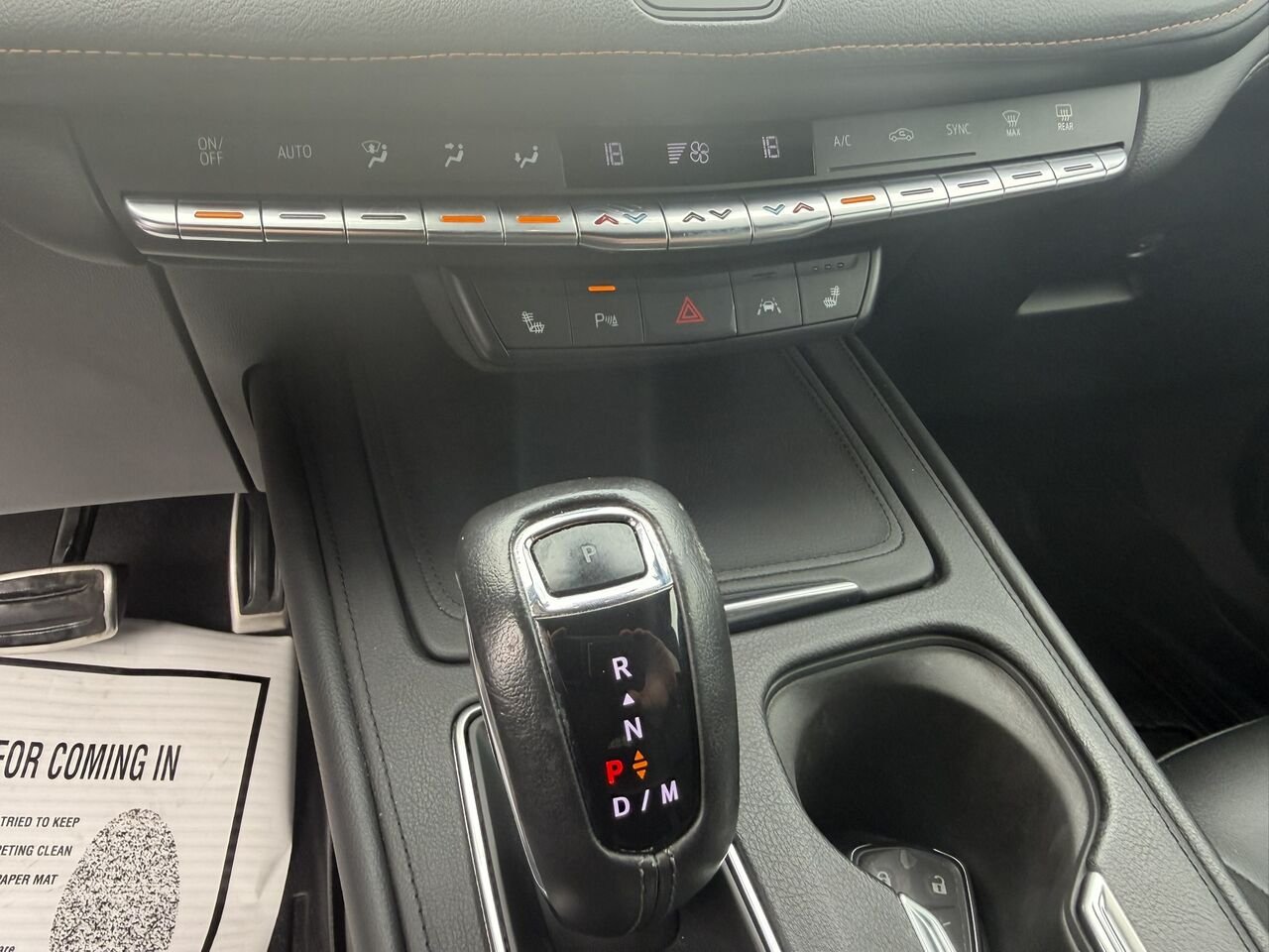 2019 Cadillac XT4 SPORT AWD Orange Laval - photo #12