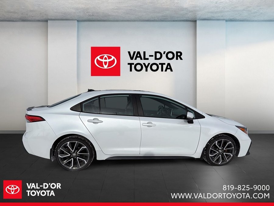 Toyota Corolla XSE TOIT CUIR XSE CVT 2022 2022 Frisson glacé nacré avec toit noir