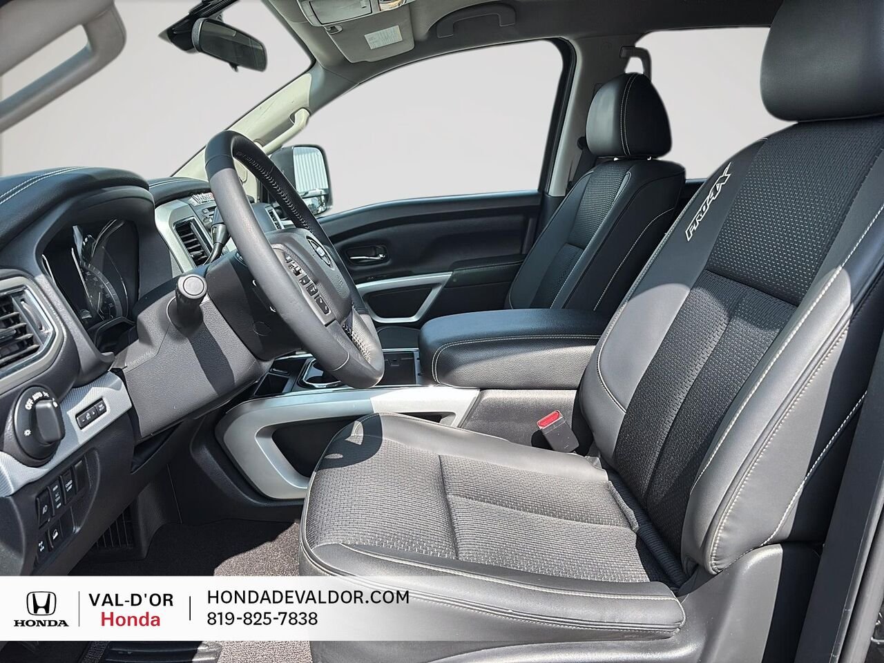 Nissan Titan PRO-4X cabine double 4x4 2019 Noir Val-d'Or - photo #6