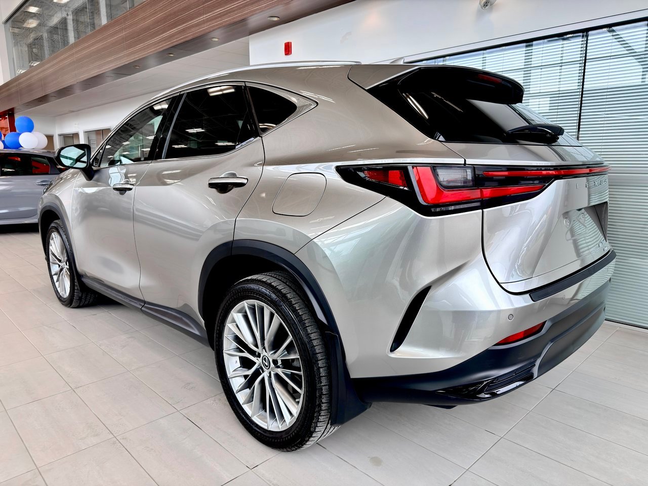 2022 Lexus NX Silver Notre-Dame-des-Prairies - photo #7
