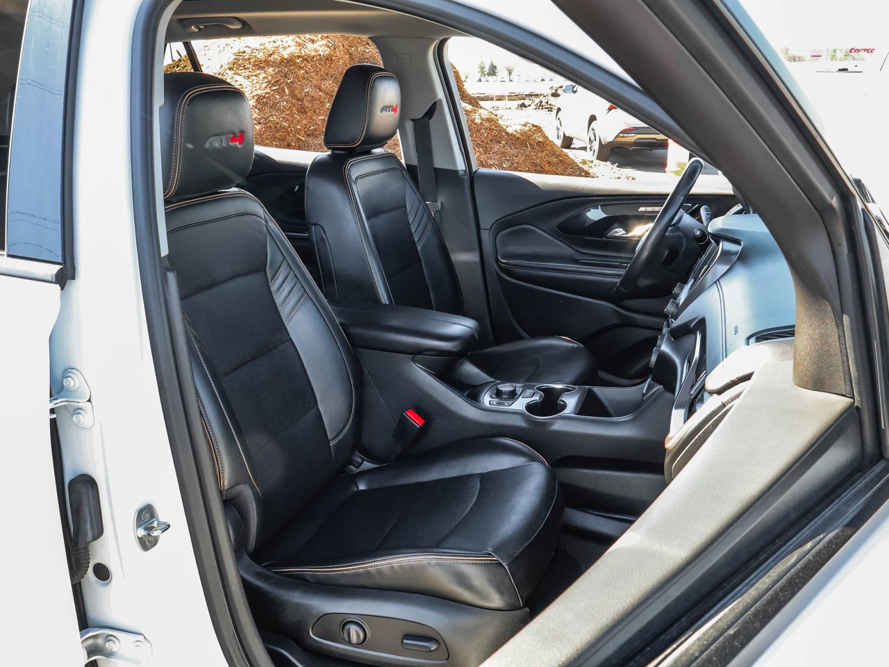 2022 GMC Terrain AWD 4dr AT4 White Sherwood Park - photo #14