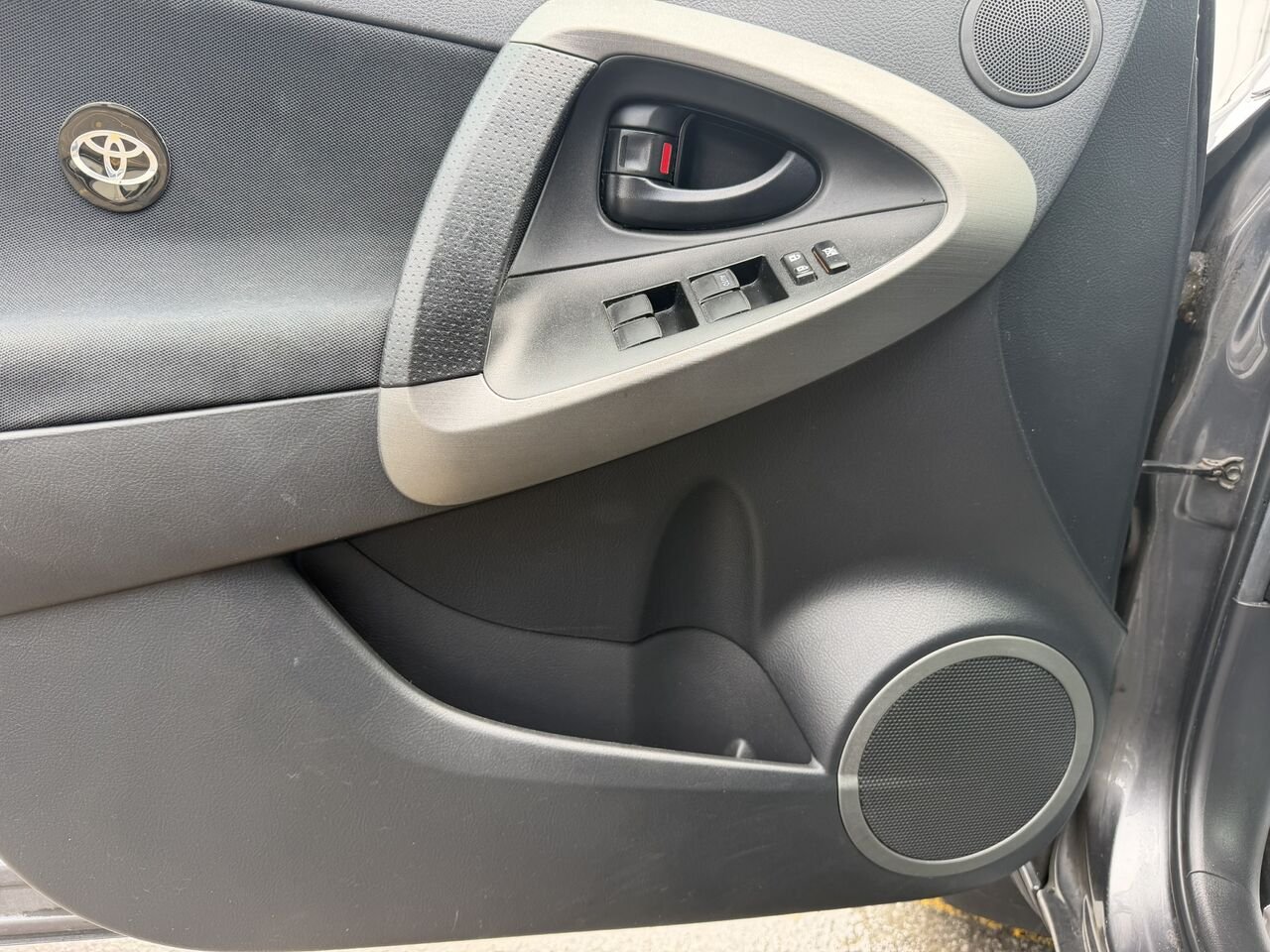 2010 Toyota RAV4 SPORT **IMPECCABLE** Grey Laval - photo #17
