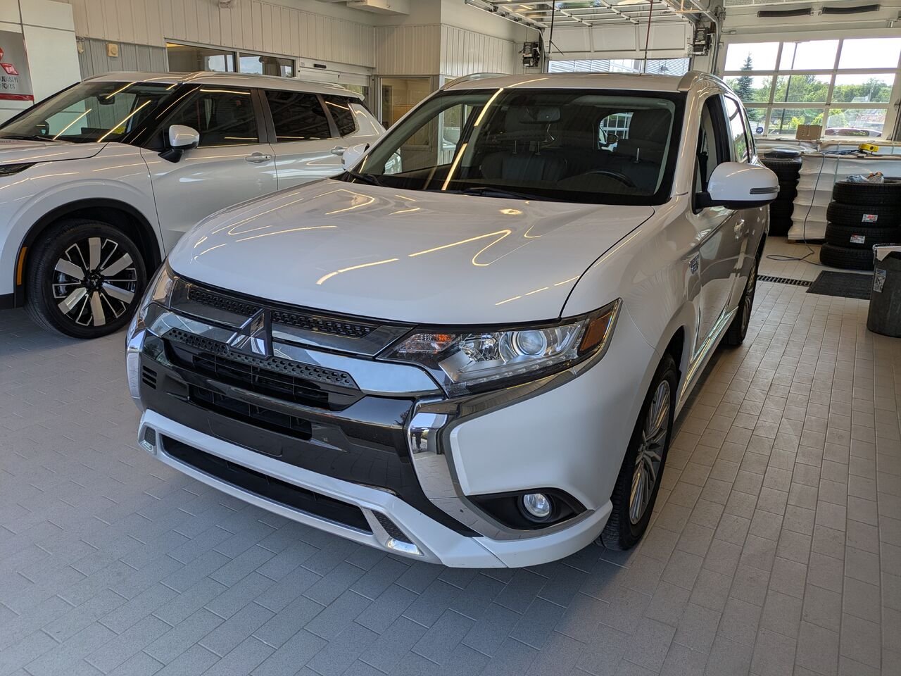 Mitsubishi Outlander PHEV 2022 Blanc Gatineau - photo #1