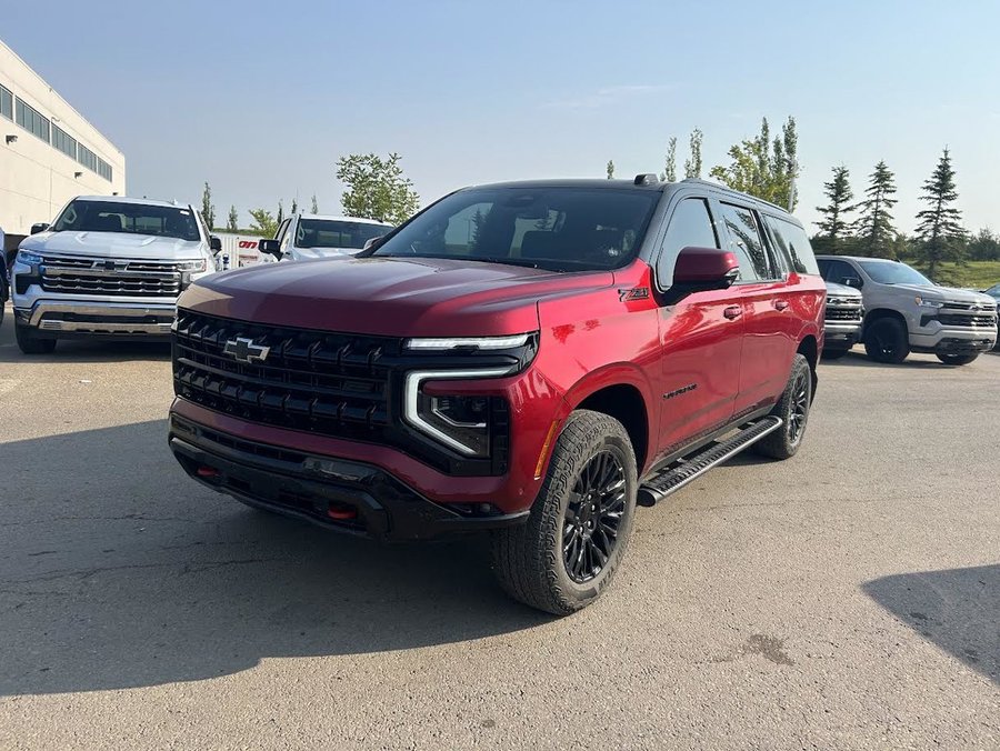 2025 Chevrolet Suburban 2025 Red