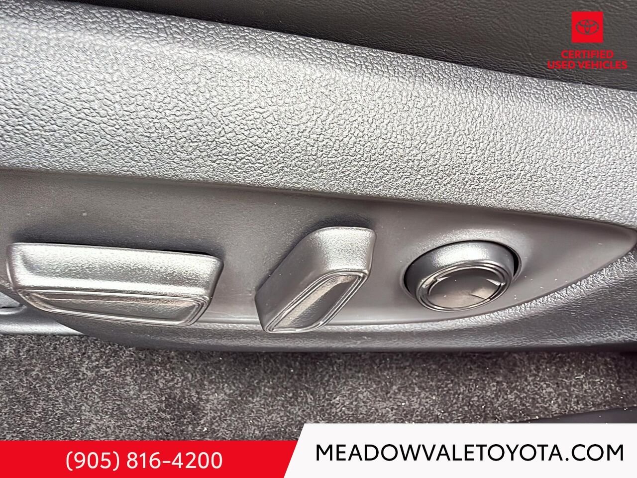 2023 Toyota RAV4 One Owner, Clean Car Fax, Power Sunroof, Power Trunk, Power Seat, Softex Leather Seating Red Mississauga - photo #9