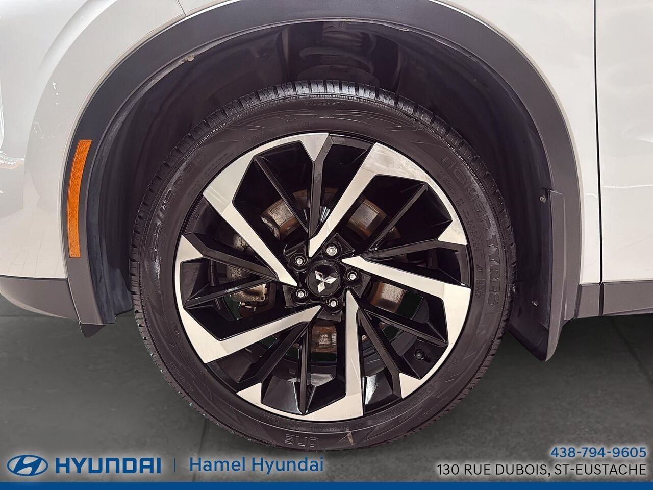 2023 Mitsubishi Outlander Plug-In Hybrid White Saint-Eustache - photo #5