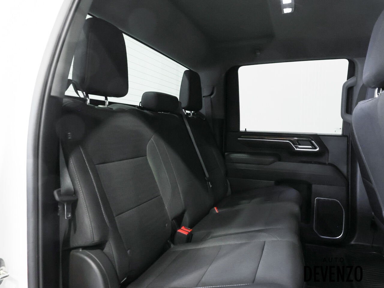 2025 Chevrolet Silverado 2500HD White Saint-Eustache - photo #10