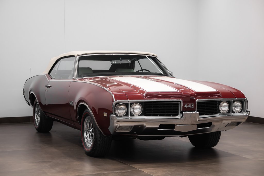 1969 Oldsmobile 442 Red Montreal - photo #3