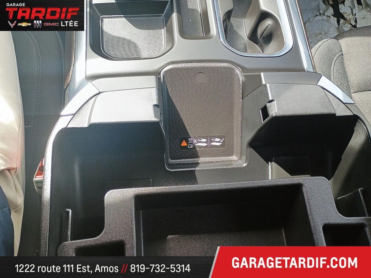 CHEVROLET 1500 4RM, CAISSE COURTE, CAB. MULTIPLAC 2024 Blanc Amos - photo #21