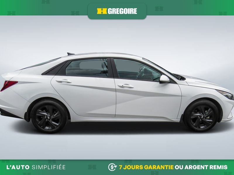Hyundai Elantra 2023 Blanc Laval - photo #10