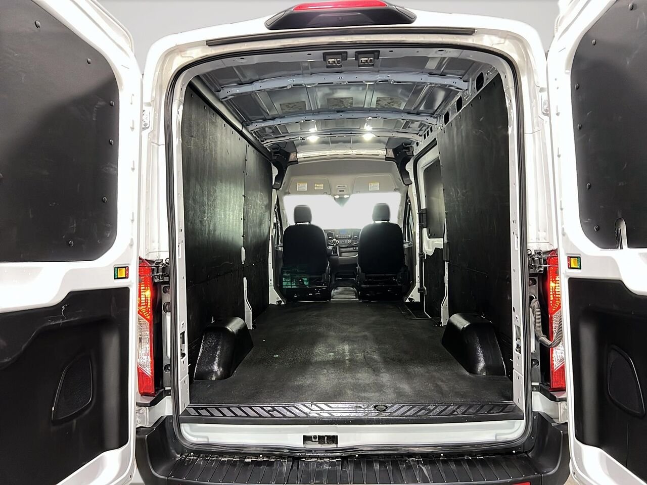 2025 Ford Transit fourgon utilitaire White Québec - photo #5