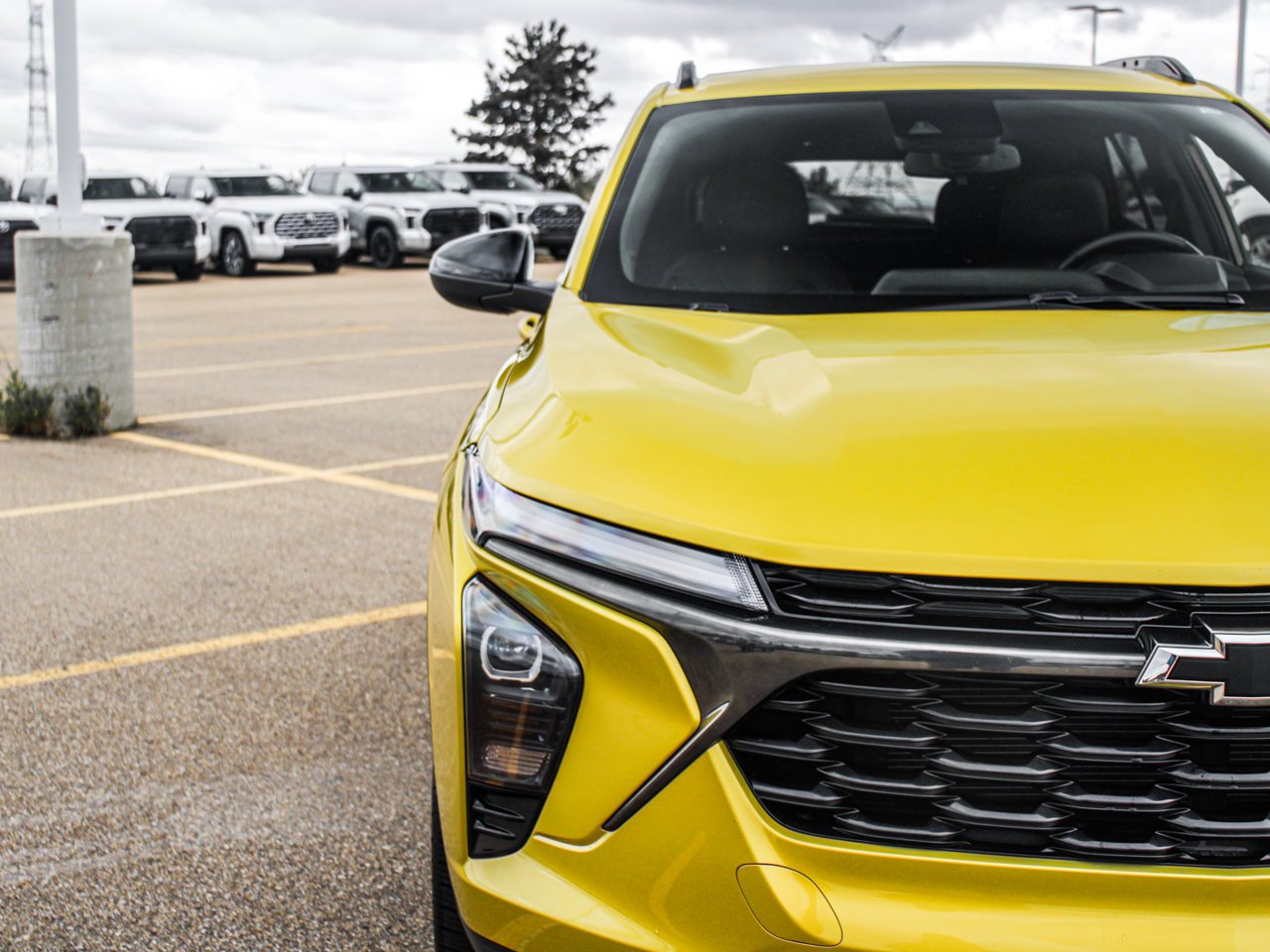 2024 Chevrolet Trax FWD 4dr 2RS Yellow Sherwood Park - photo #10