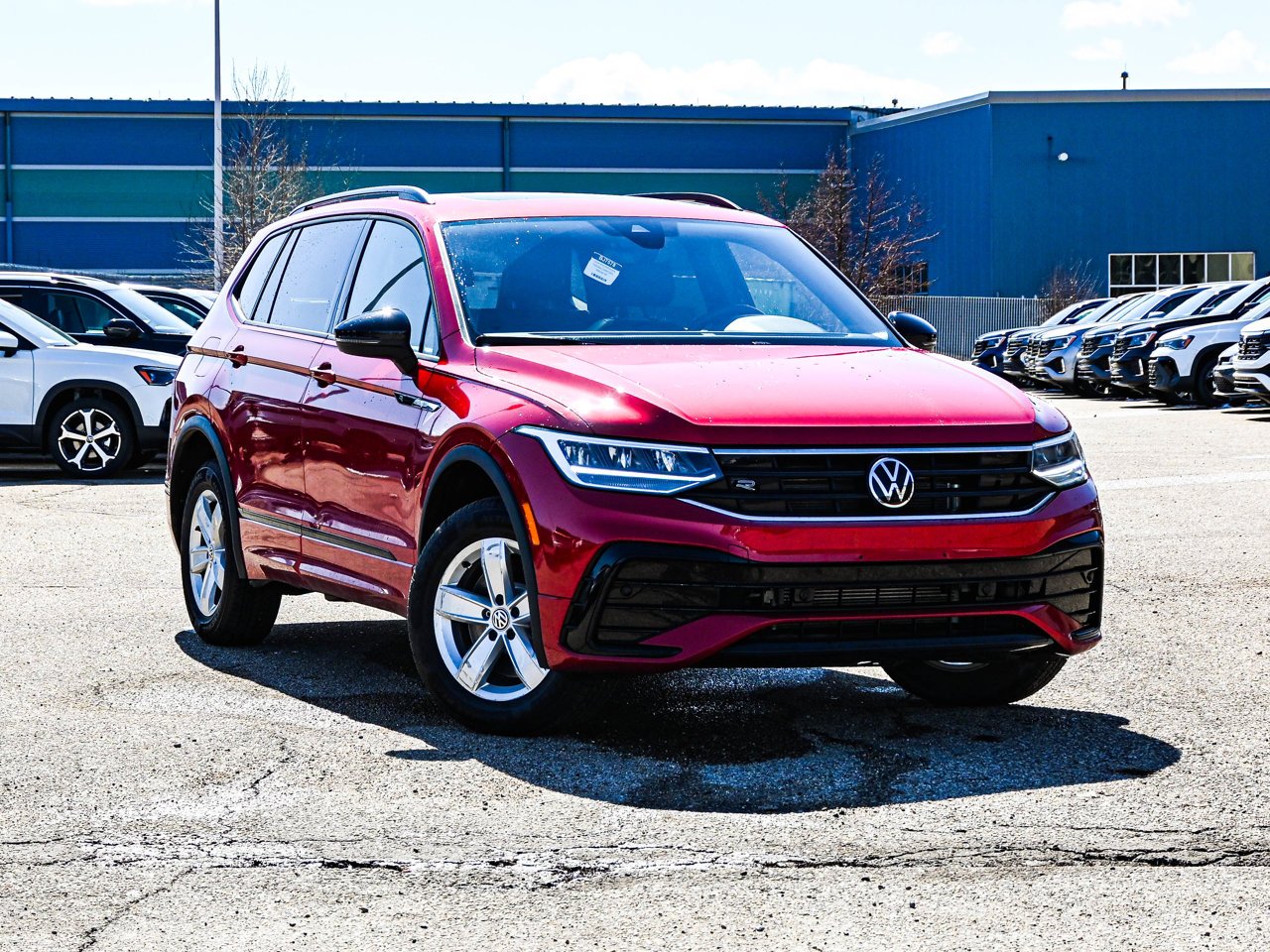 2024 Volkswagen Tiguan Comfortline R-Line Black Edition 4MOTION Red Sherwood Park - photo #1