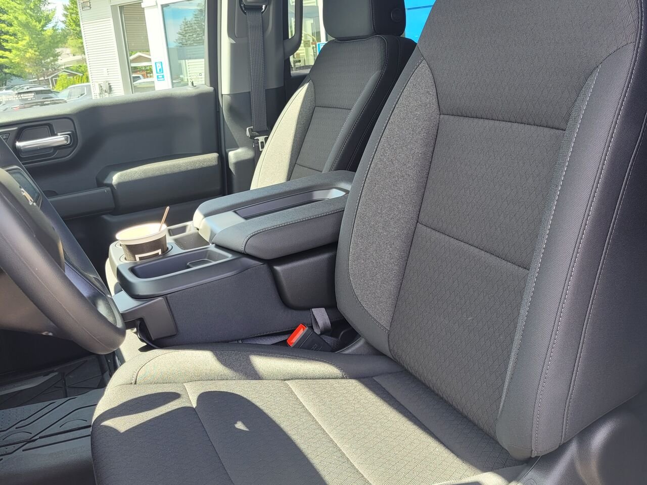 Chevrolet Silverado 1500 Custom cabine multiplace 4RM 157 po 2026 Noir Thetford Mines - photo #8