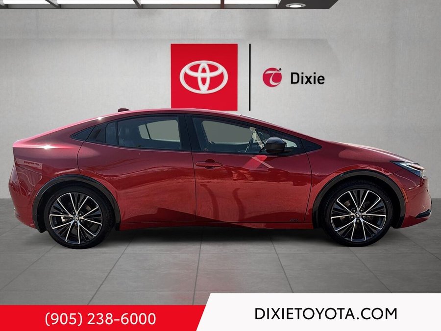 2023 Toyota Prius 2023 Red