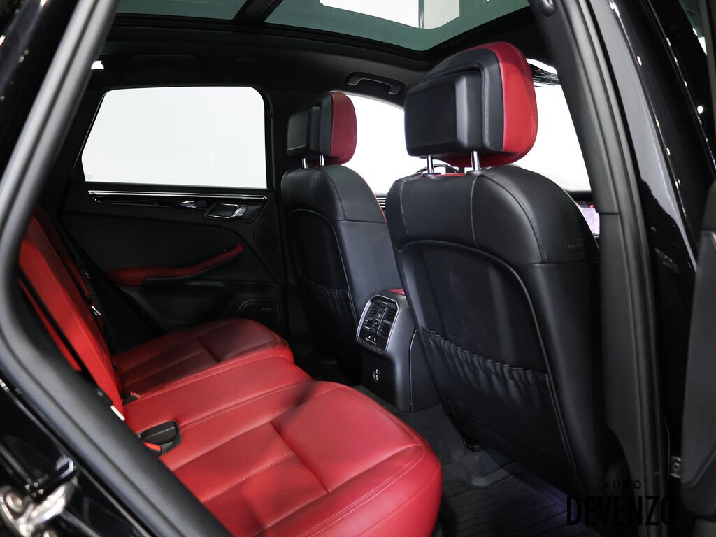 2025 Porsche Macan Black Saint-Eustache - photo #9