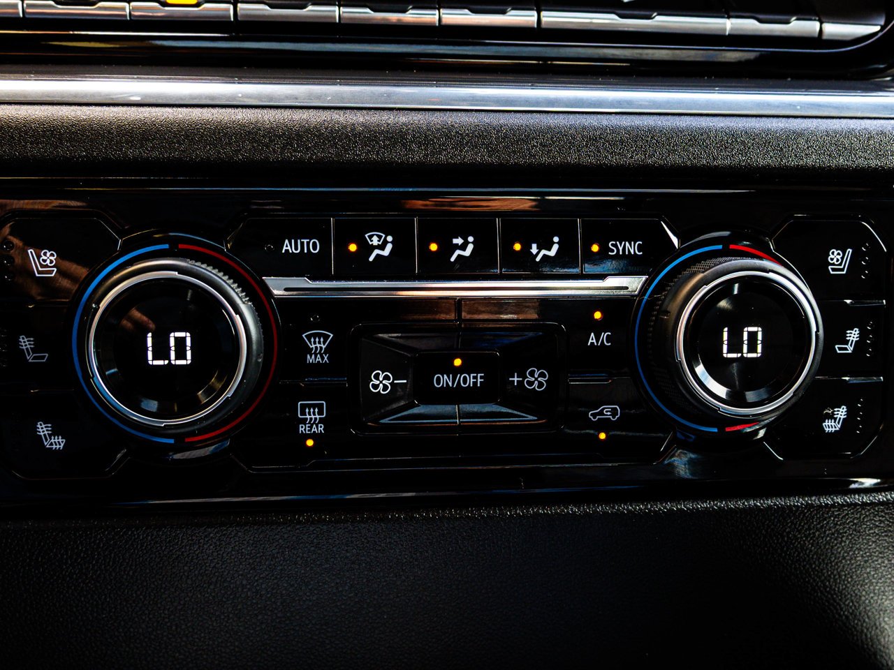 2024 Chevrolet Silverado 3500HD 4WD Crew Cab 159 High Country Black Sherwood Park - photo #28