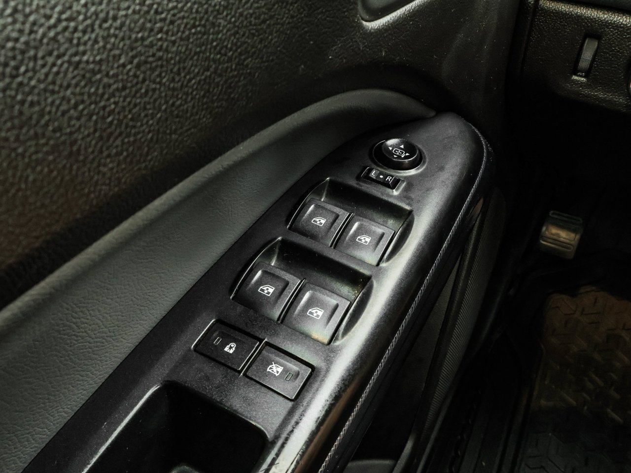 2018 Chevrolet Colorado 4WD Crew Cab 128.3 Z71 White Sherwood Park - photo #18