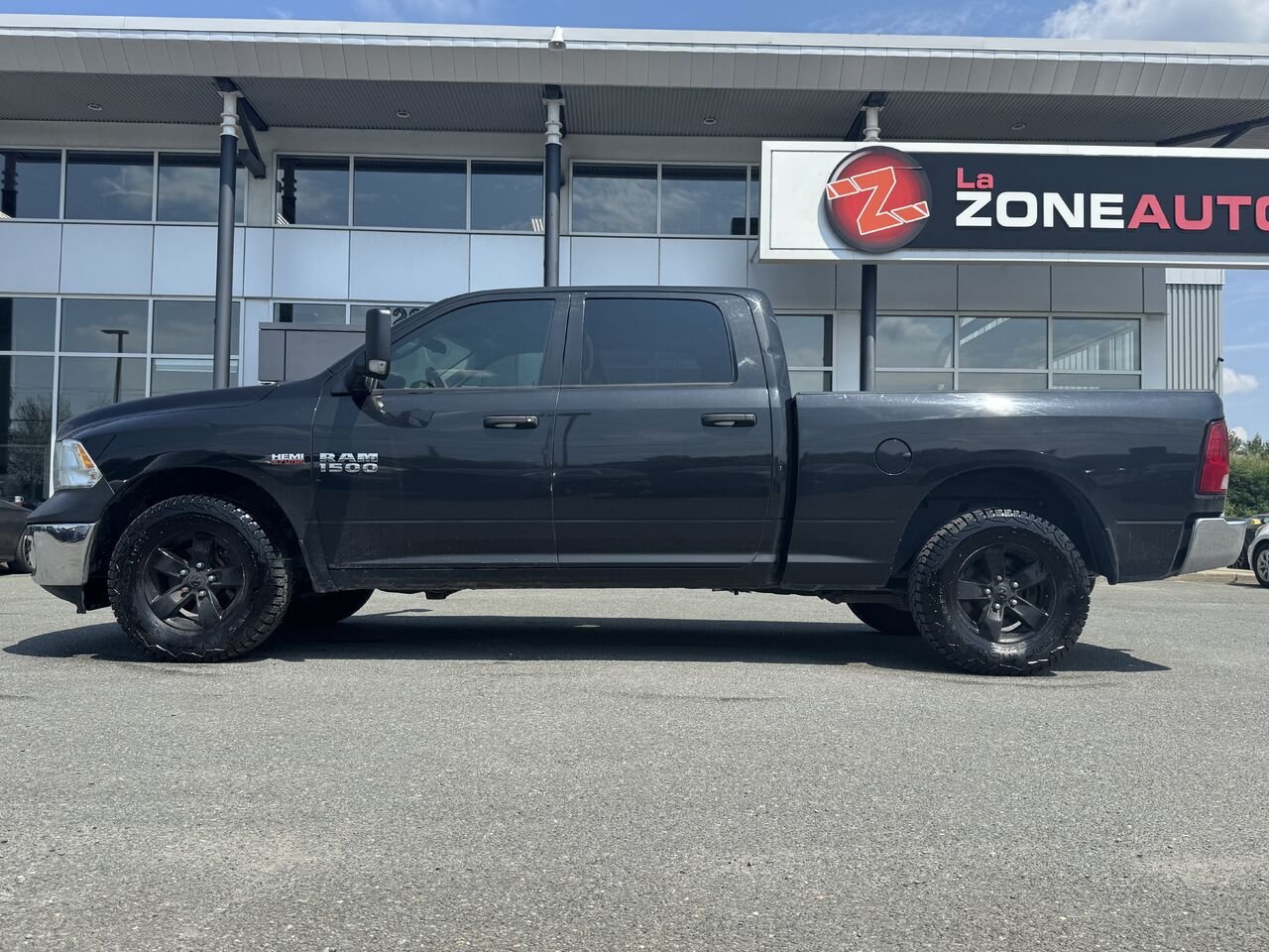Ram 1500 Crew 2018 Noir Granby - photo #2