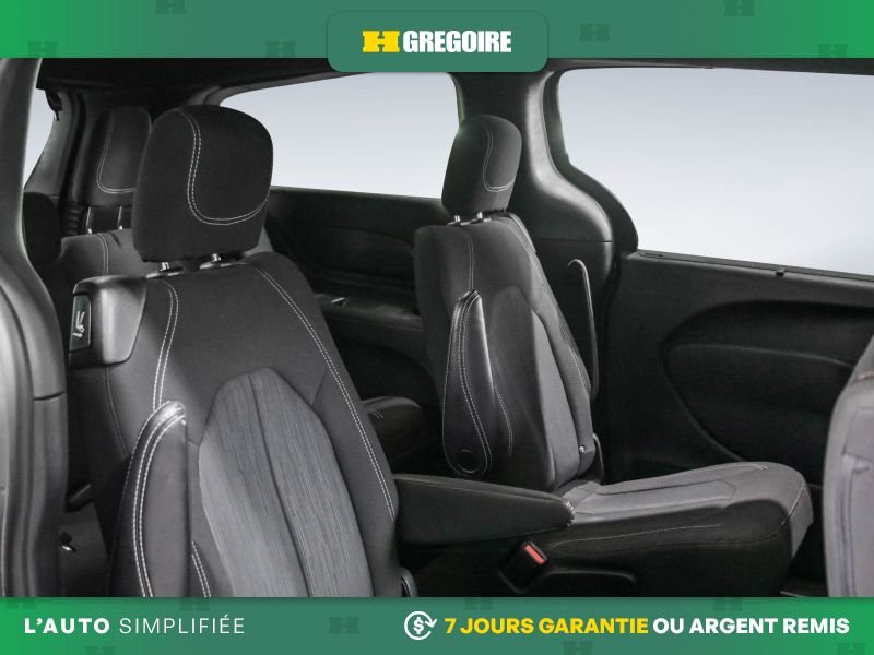 2022 Chrysler Pacifica Grey Saint-Eustache - photo #28