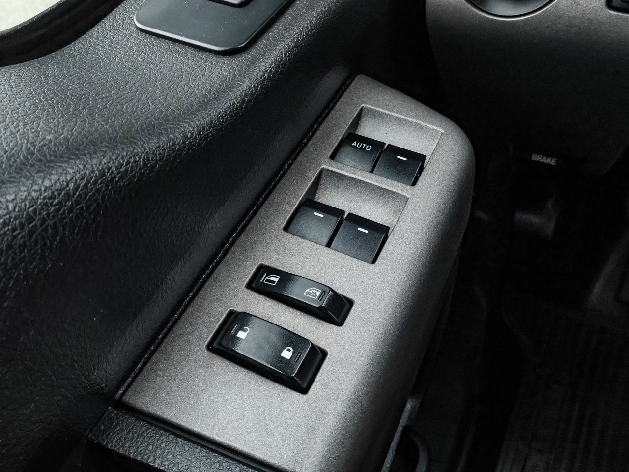 2011 Ford Super Duty F-350 4WD Crew Cab 156 Lariat Grey Sherwood Park - photo #17
