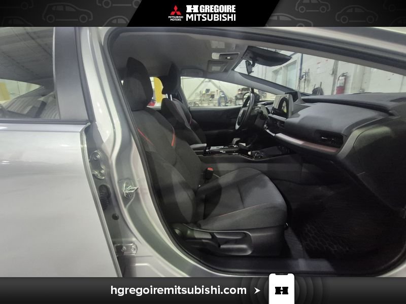 2024 Toyota Prius Silver Blainville - photo #15