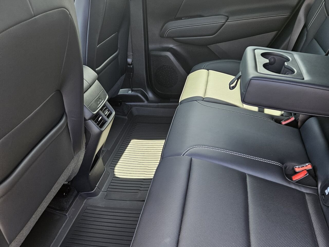 2027 GMC Terrain Élévation 4 portes TI Sterling Metallic Thetford Mines - photo #14