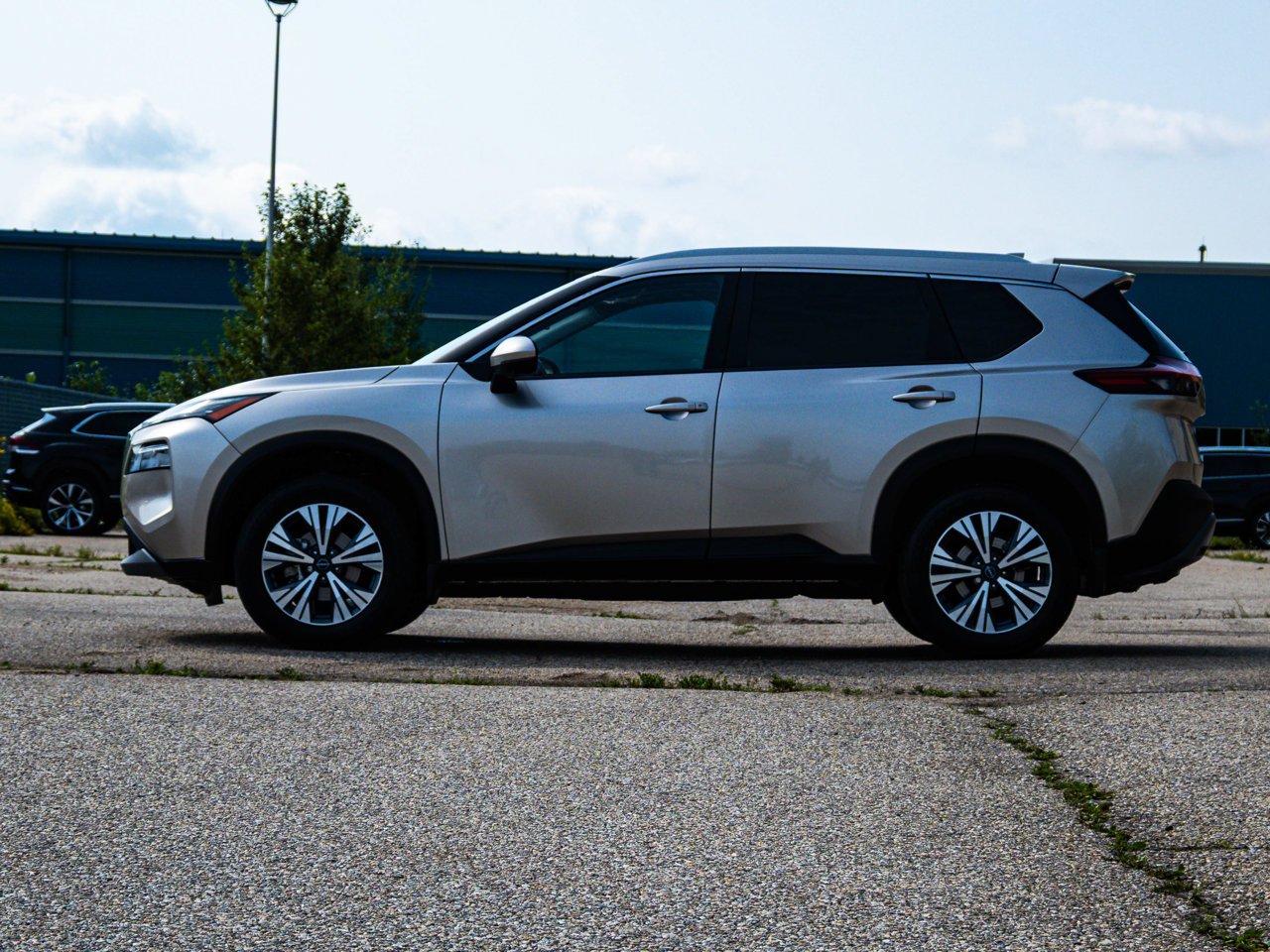 2023 Nissan Rogue AWD SV Moonroof Beige Sherwood Park - photo #9