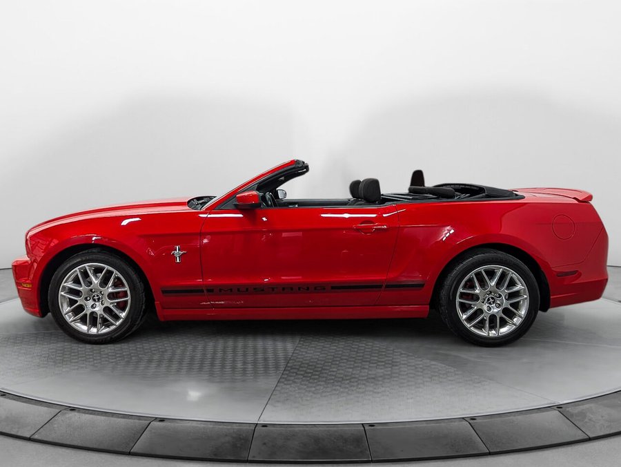 Ford MUSTANG Convertible V6 Premium 1 Propriétaire Manuelle 2014 Rouge