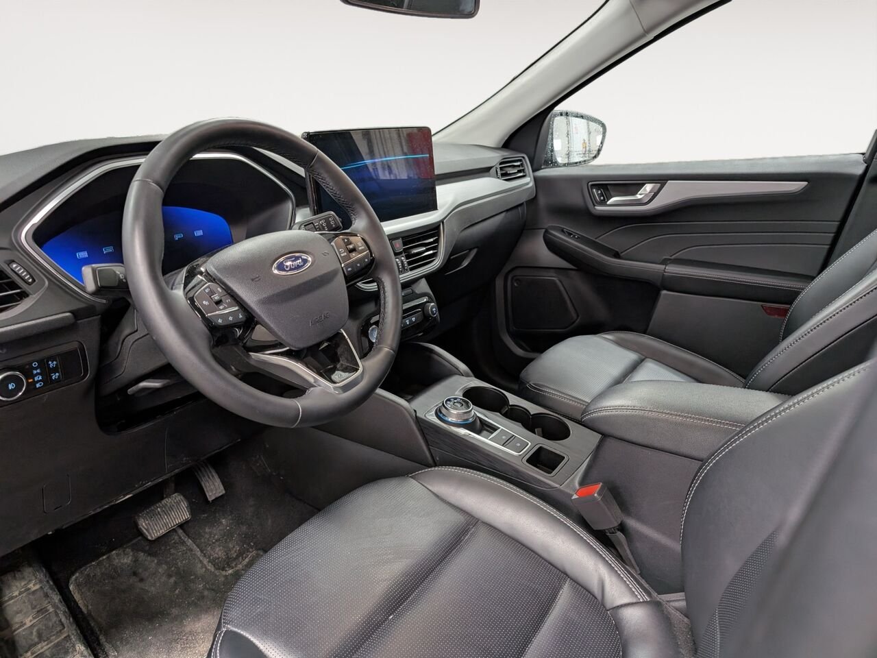 Ford Escape PLATINUM/AWD/SIÈGES CHAUFFANT/VOLANT CHAUFFANT/AC BIZONE 2025 Noir Sherbrooke - photo #8