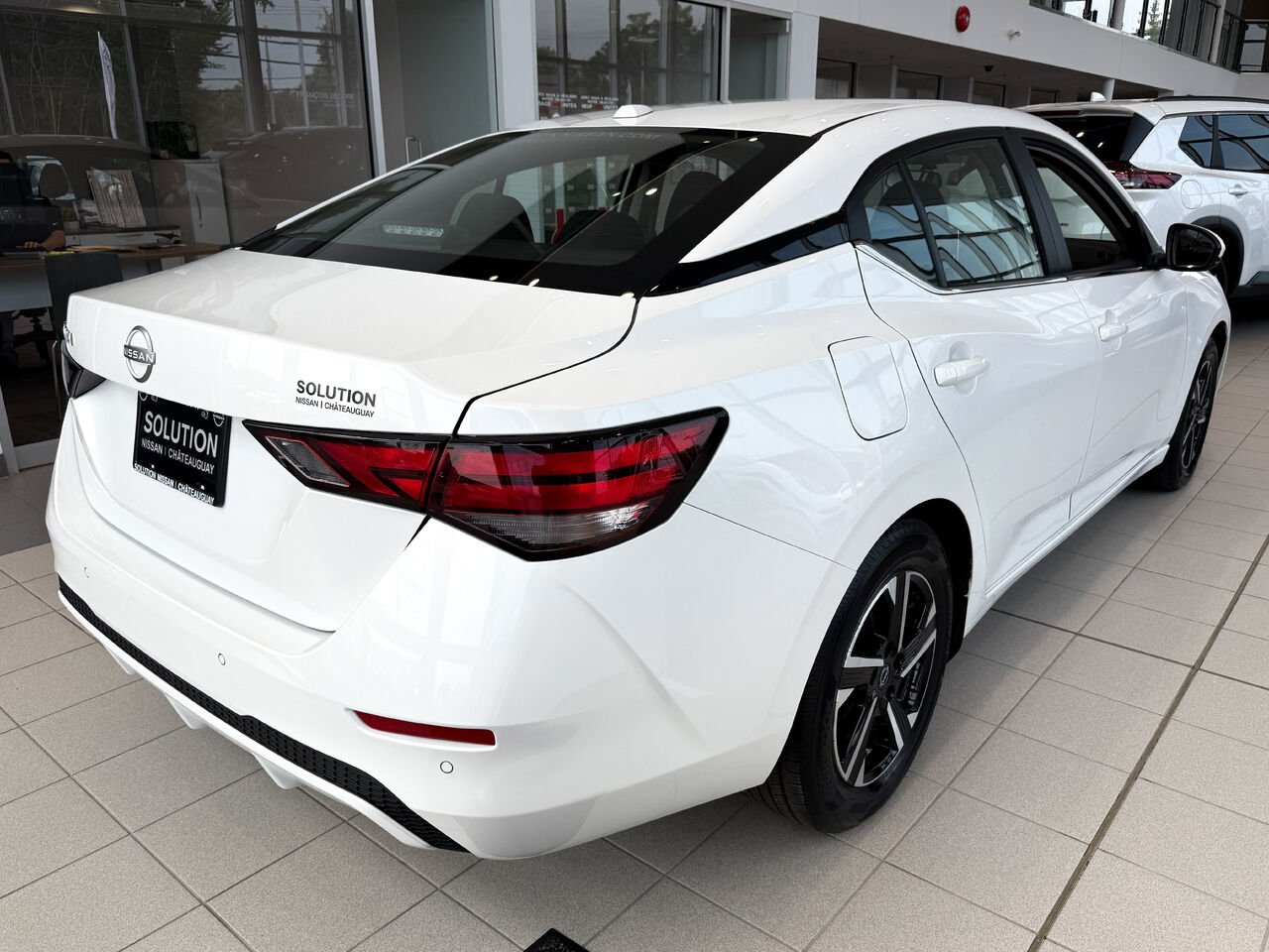 Nissan Sentra SENTRA SV TOIT OUVRANT 2025 Blanc d'Aspen triple couche Châteauguay - photo #5