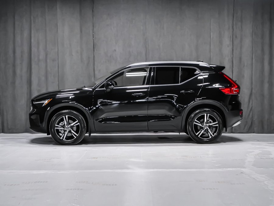 2025 Volvo XC40 B5 CORE BRIGHT CLIMATE Black