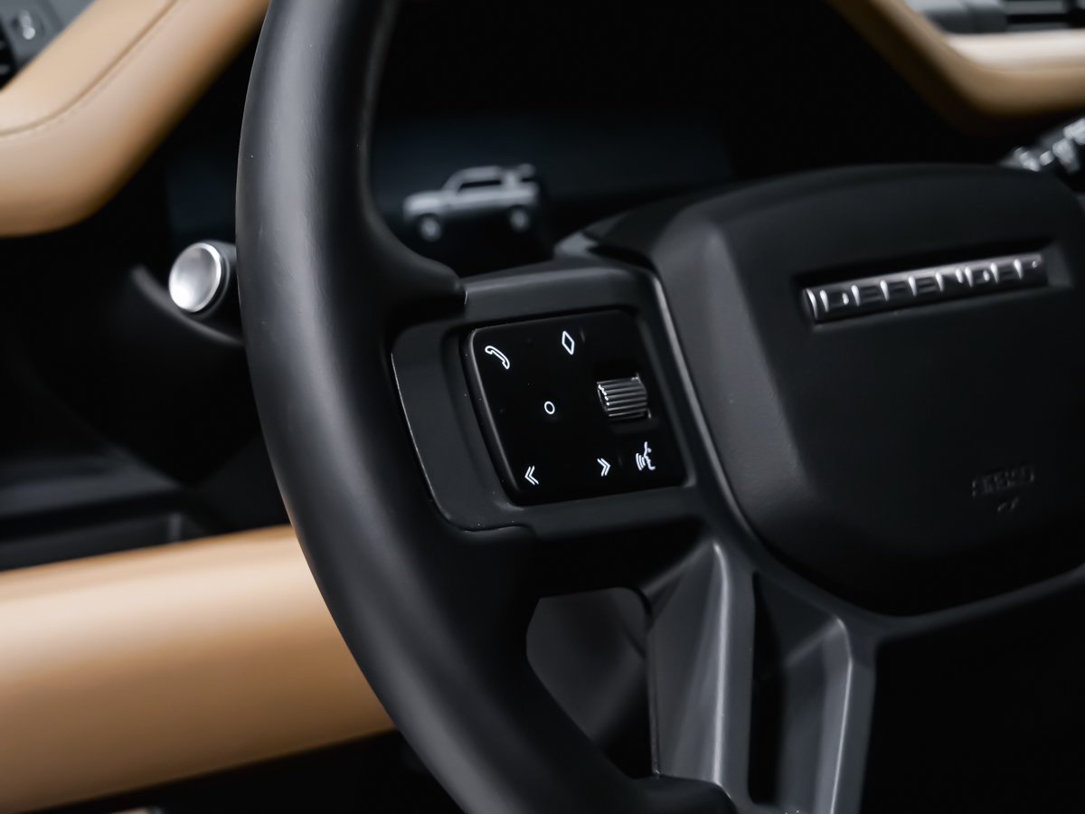 2026 Land Rover Defender X-Dynamic SE V8 Black Montreal - photo #22