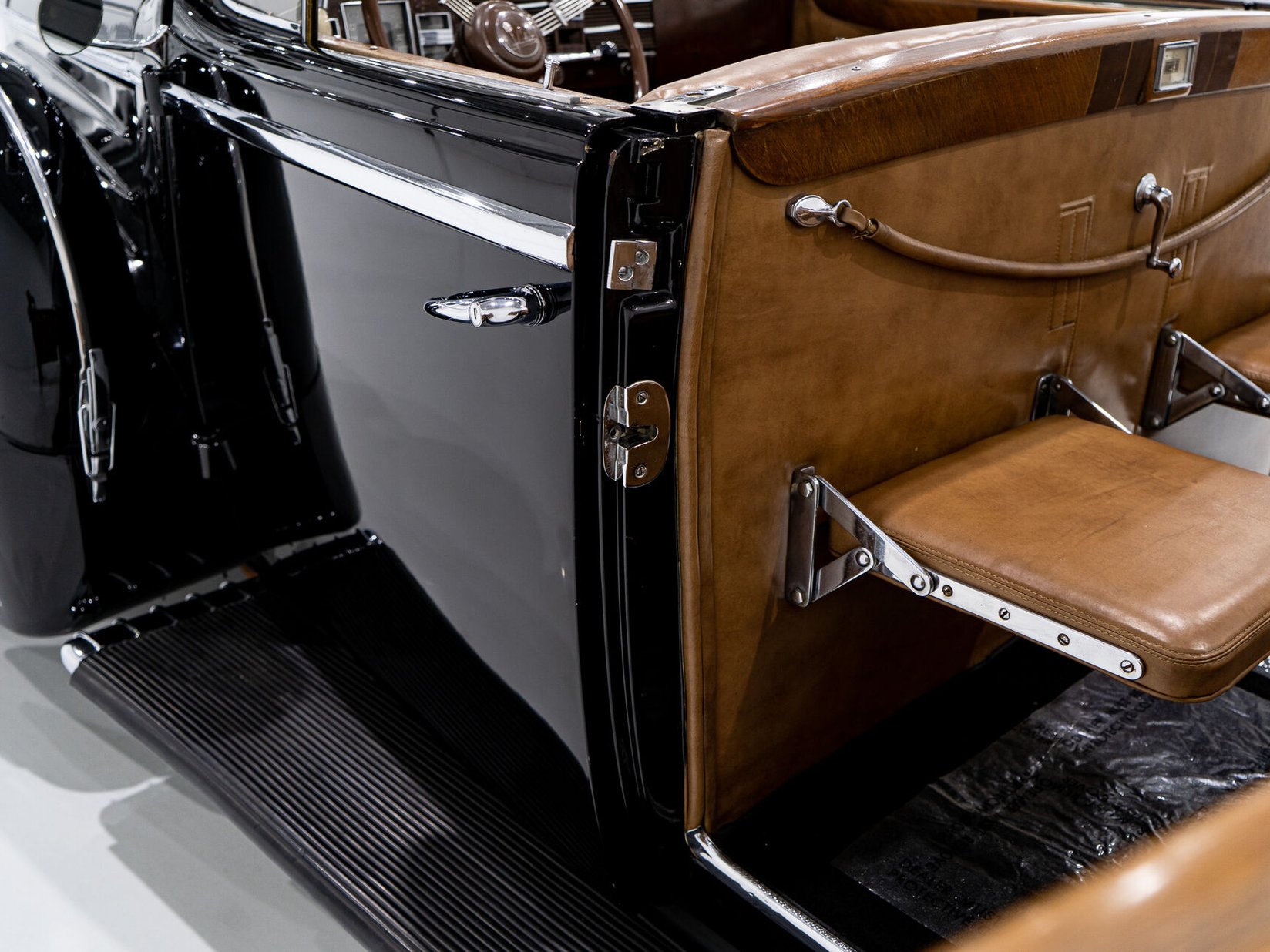 Cadillac Series 90 **PRICE IN USD**1 of 13 V16 1938 Noir Montréal - photo #58
