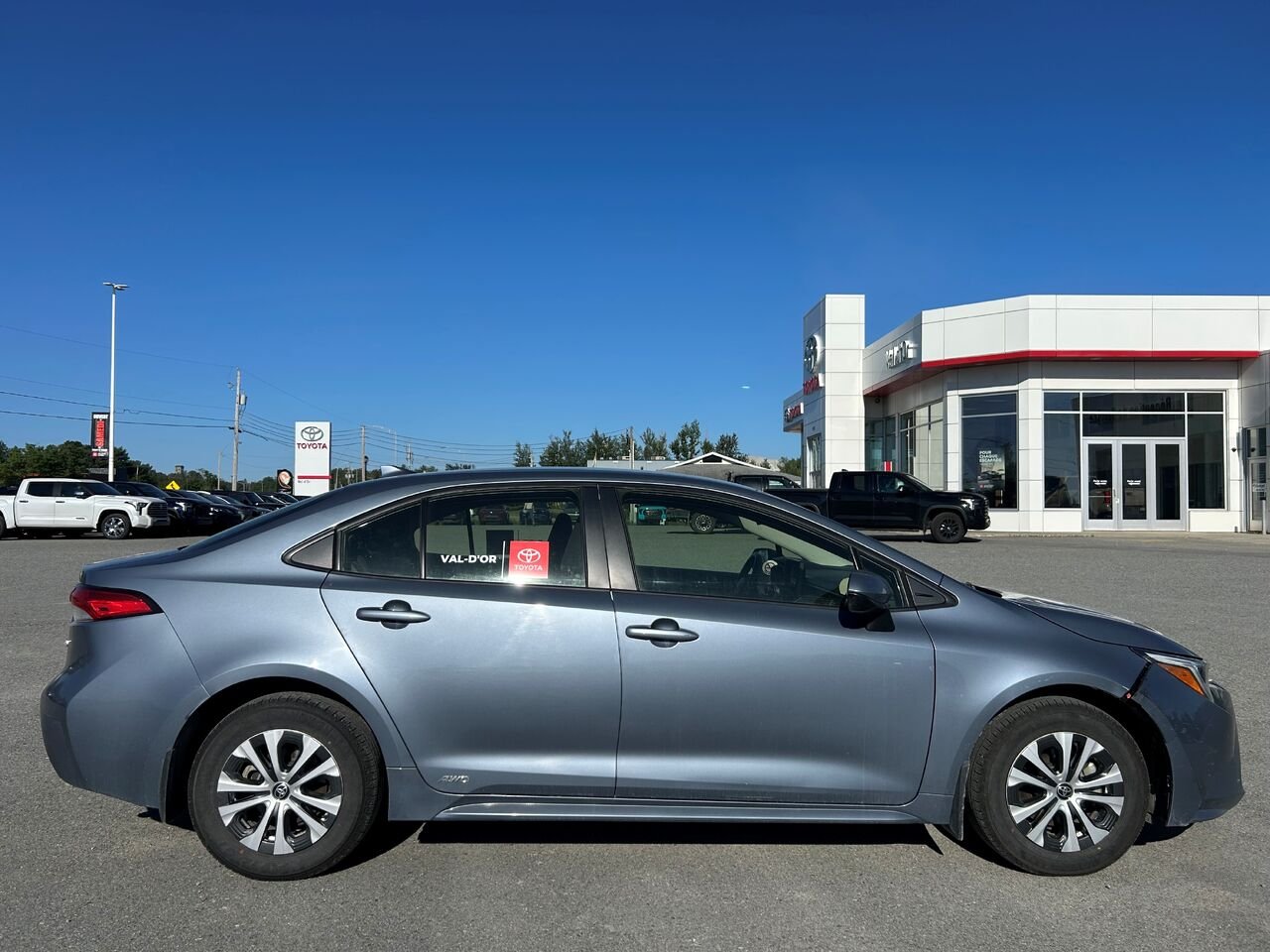 Toyota Corolla hybride LE CVT TI 2024 Bleu Val-d'Or - photo #1