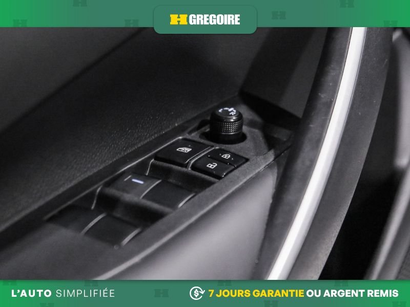 Toyota Corolla 730138 | SE AUTO A/C NAV GR ELECT MAGS CAM RECUL BLUETOOTH 2022 Blanc Laval - photo #15