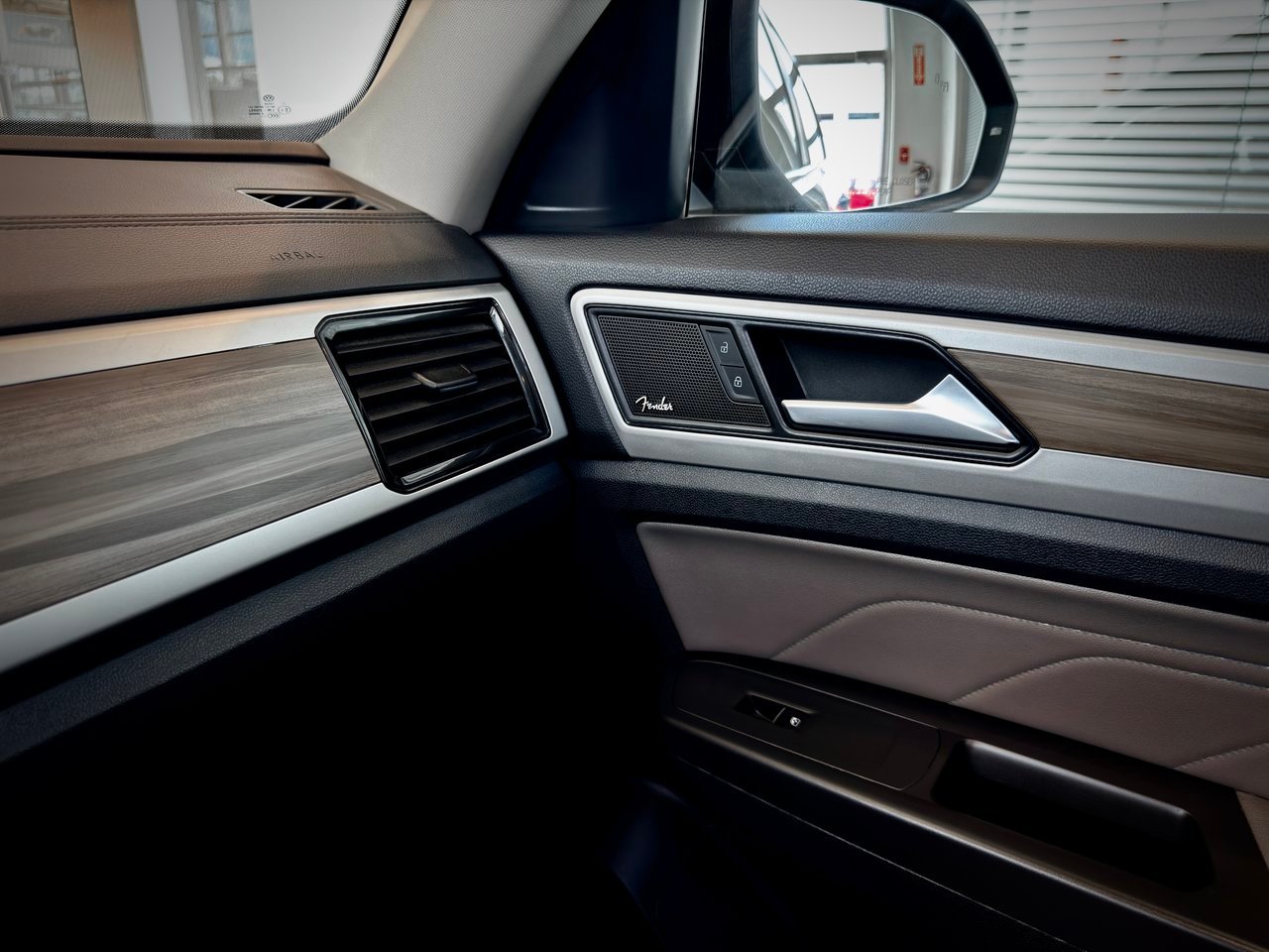2022 Volkswagen Atlas Black Notre-Dame-des-Prairies - photo #32