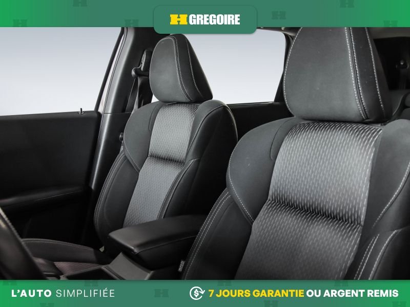 2022 Mitsubishi Outlander Green Laval - photo #10