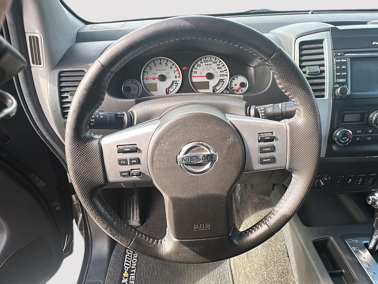 2015 Nissan Frontier Black Rouyn-Noranda - photo #9