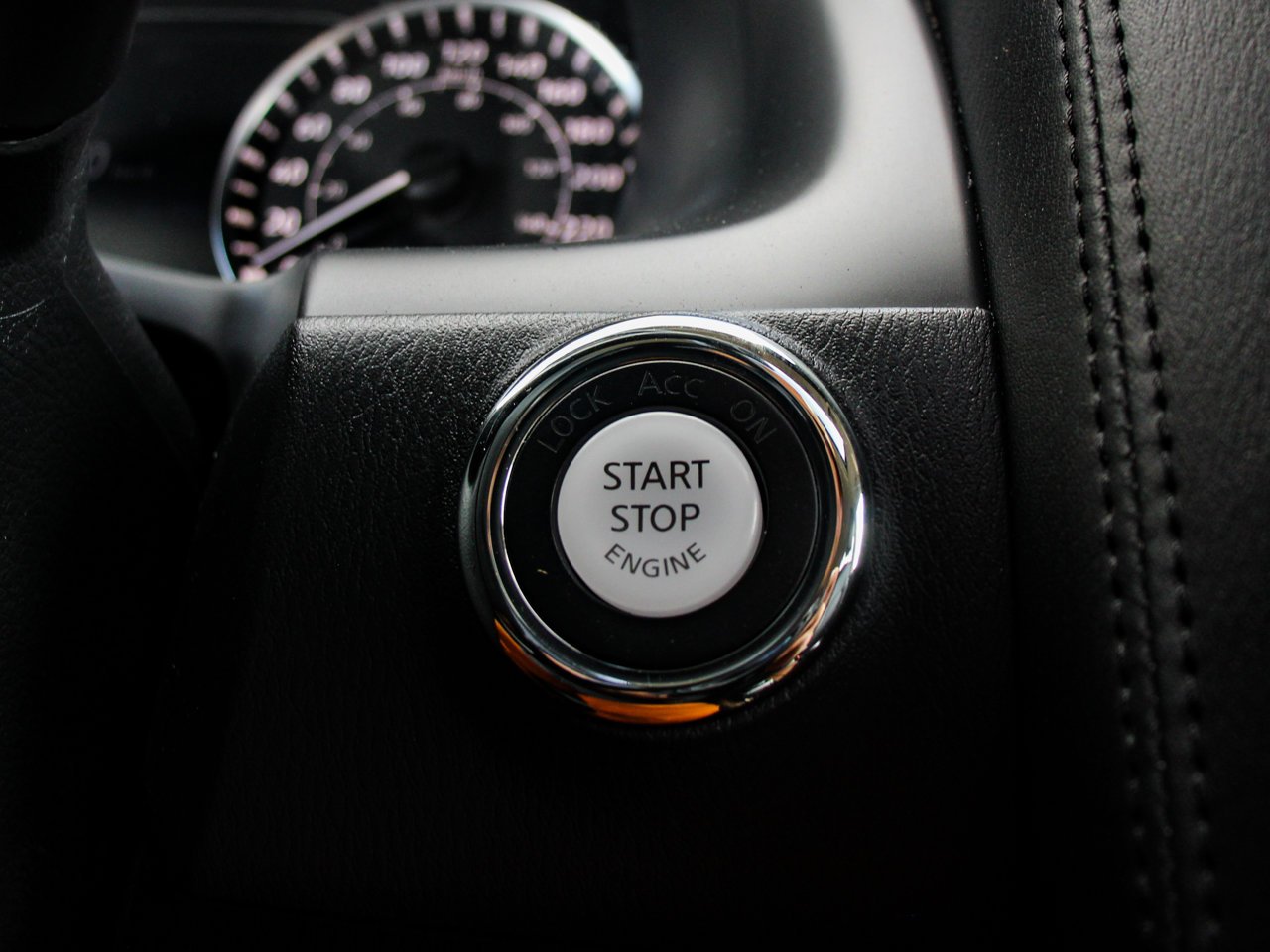 2024 Nissan Armada 4x4 SL White Sherwood Park - photo #22