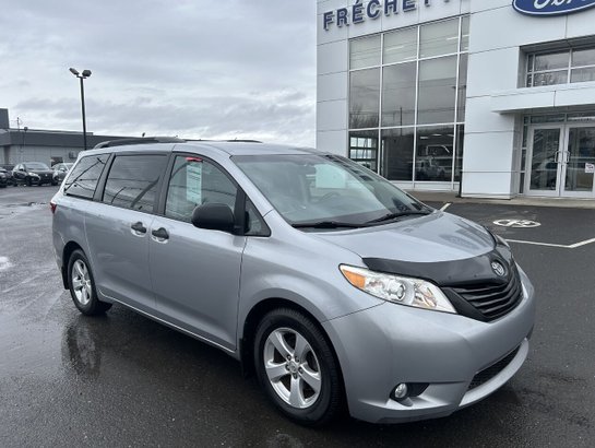 2015 TOYOTA SIENNA 2015 Grey
