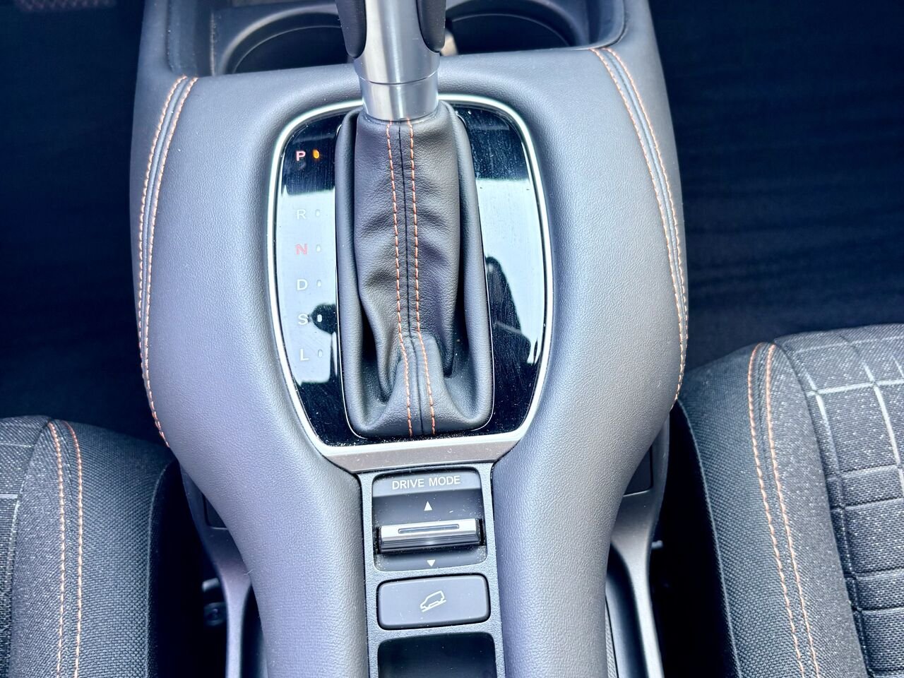 2025 Honda HR-V Blue Mont-Laurier - photo #20