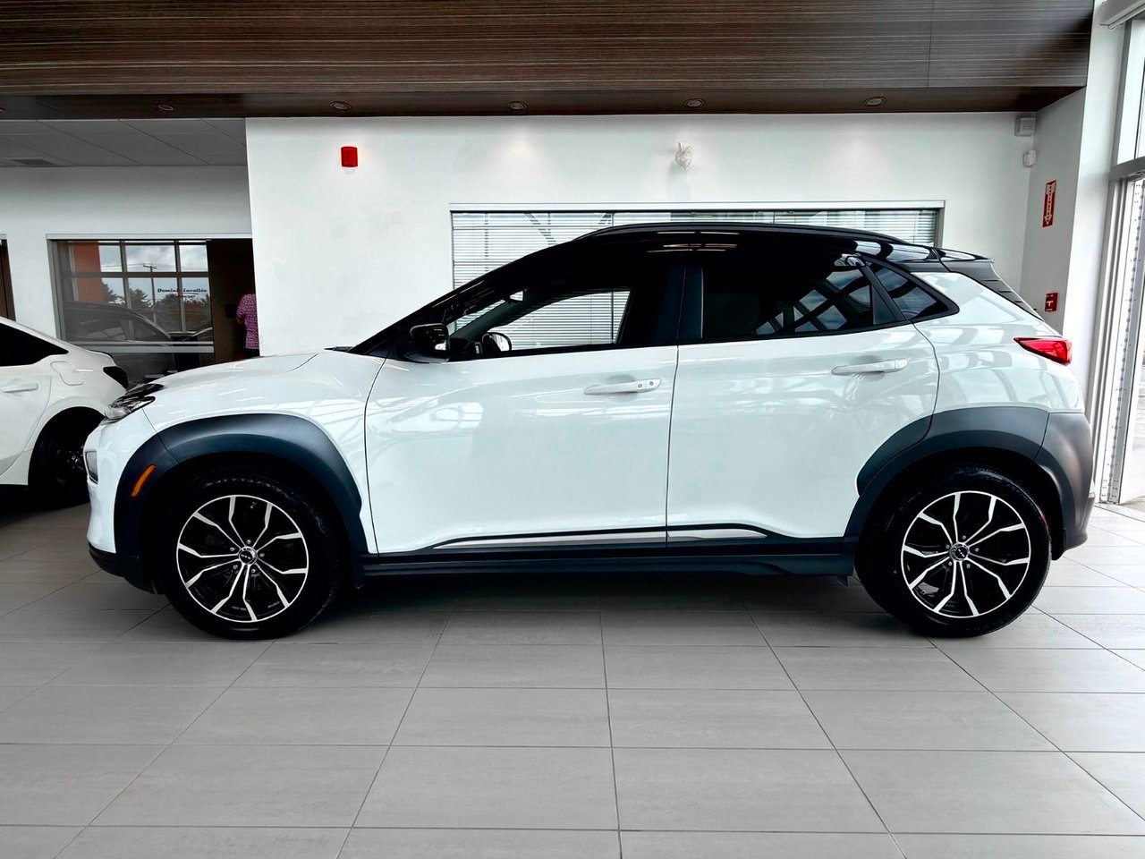Hyundai Kona électrique 2021 Blanc Notre-Dame-des-Prairies - photo #7