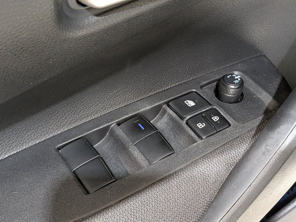 2020 Toyota Corolla L Manual White Val-David - photo #30