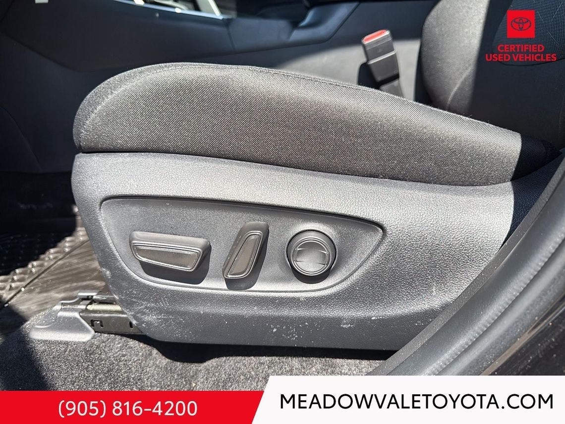2025 Toyota RAV4 Sunroof, Power Drivers Seat, Heated Front Seats and Steering Wheel, Power Trunk, 17" Alloy's Midnight Black Metallic Mississauga - photo #16